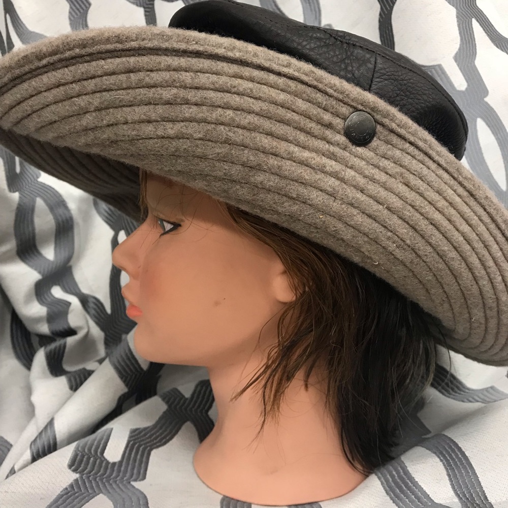 100% authentic Hermès hat